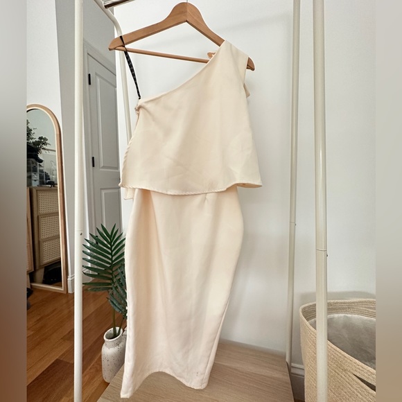 ASOS - Missguided One Shoulder Bow detail Midi Dress SIZE US2 fits US4 - Picture 3 of 6